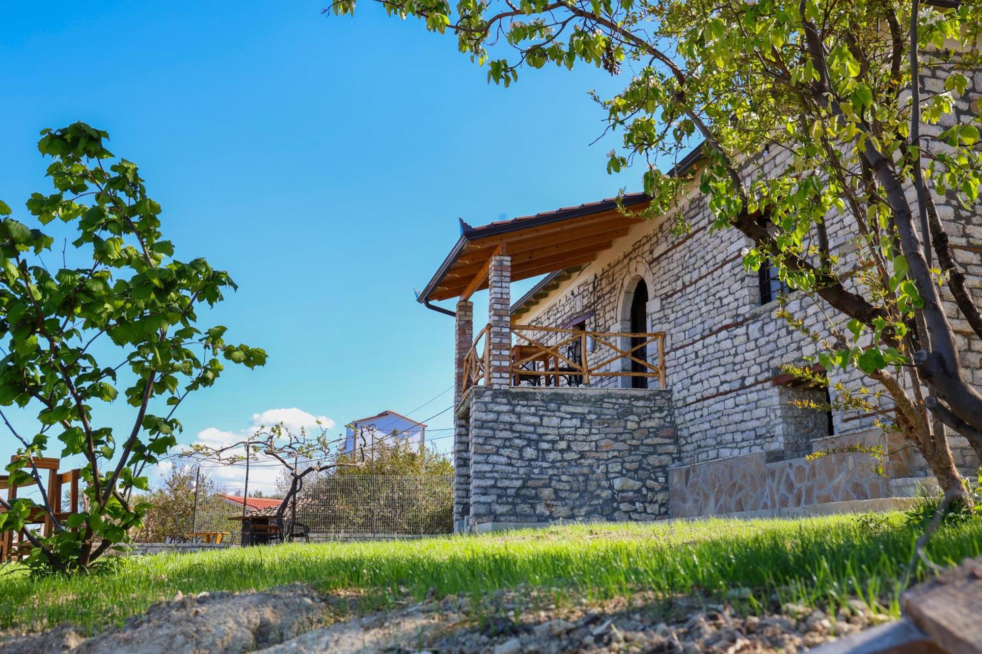 Villa Shpiragu Village Experience Berat Exterior foto