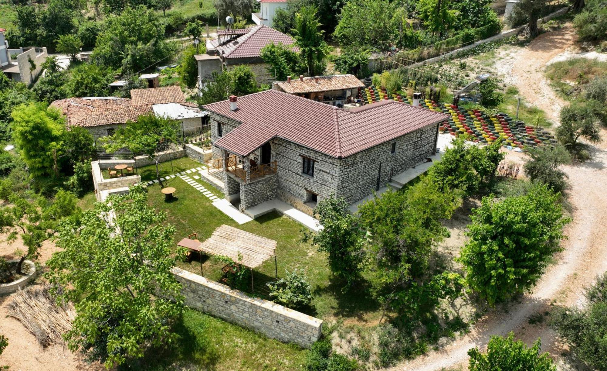 Villa Shpiragu Village Experience Berat Exterior foto