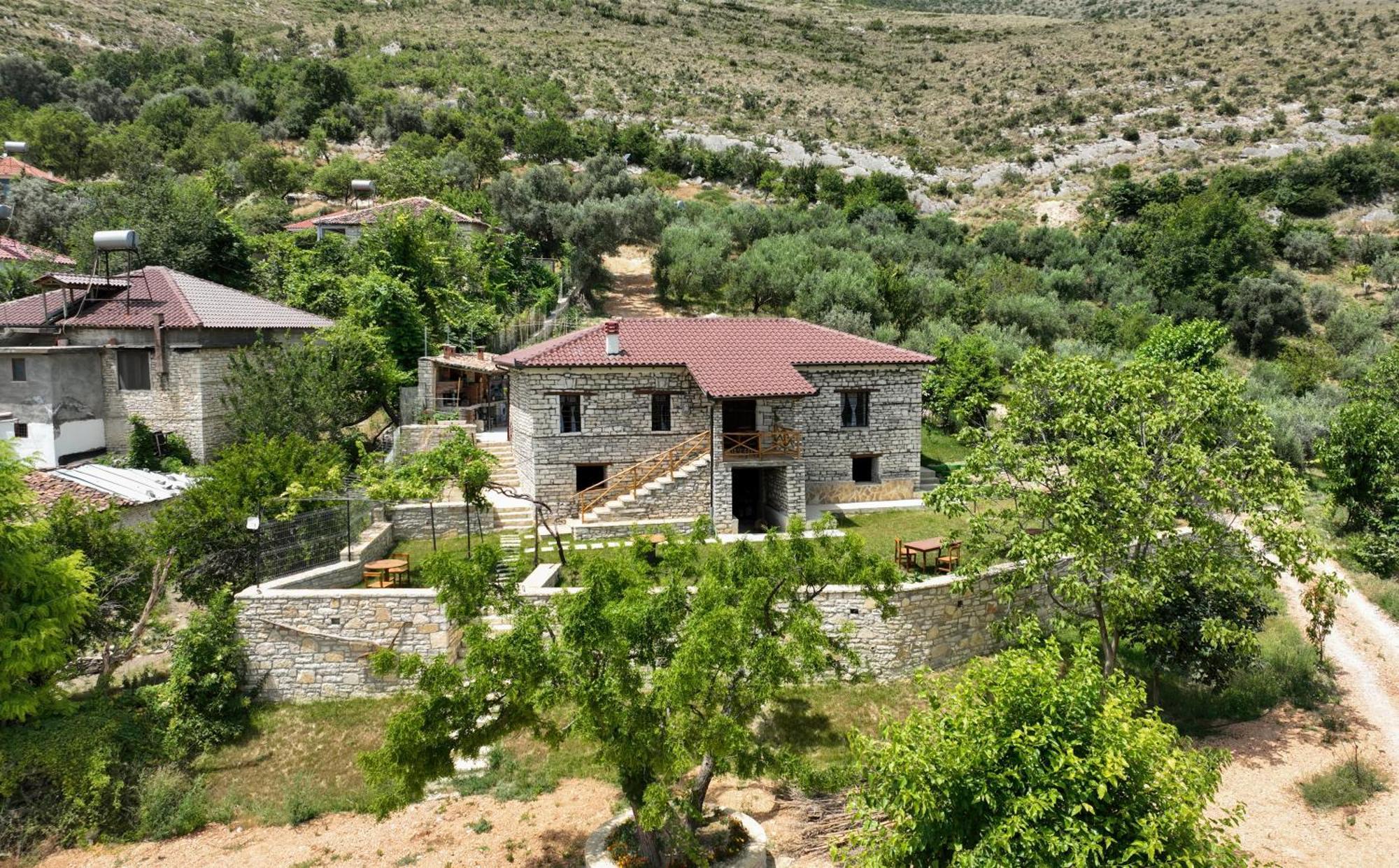 Villa Shpiragu Village Experience Berat Exterior foto